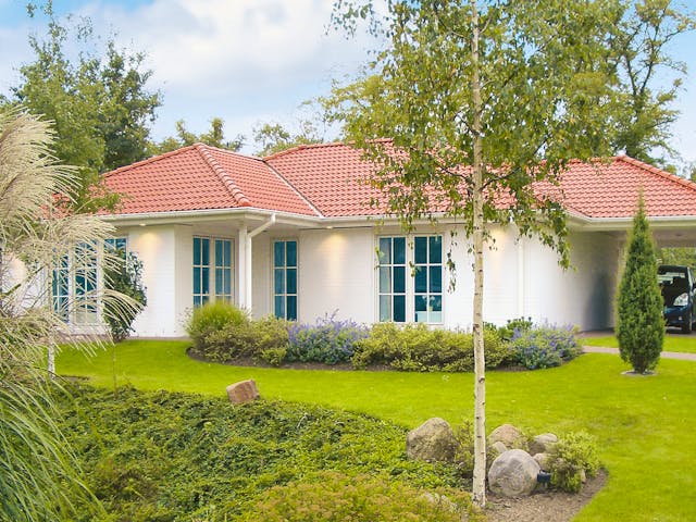 Bungalow Mandö by Danhaus — Scandinavian single-level prefabricated house with 100 m²